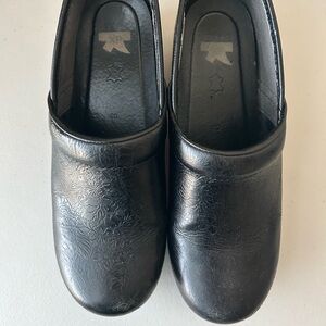 Dansko size 40
